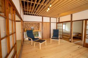 The Whale House 日光 by Silver Daisy