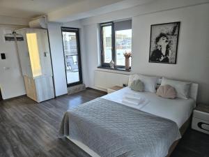 Studio Salonika, Mamaia Nord, Zona Alezzi