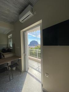 Mu Caza Monemvasia