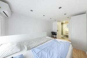 Elegant Downtown Studio in Király street with AC