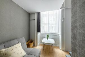 Elegant Downtown Studio in Király street with AC