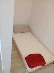 Cozy apartment Alex near airport