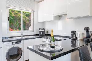 Sea View 2-Bedroom Apartment in Miraflores La Cala de Mijas