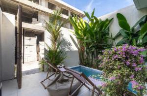 Luxury 2BR Berawa Loft | Private Pool, Near Cafe