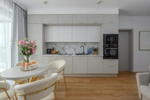 Lumina I Design 2-3BR Apartments with Parking I Balconies