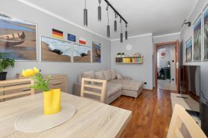 Lingua City Center Apartment by BookingHost