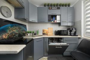 Lingua City Center Apartment by BookingHost