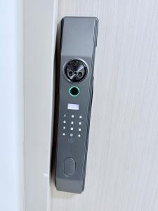 Cozy Studio near Araneta with SmartLock, Netflix, and WiFi