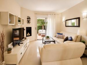 Coqueto by Edeal HOMES