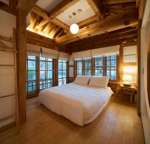 Luxury Hanok Serenity Villa