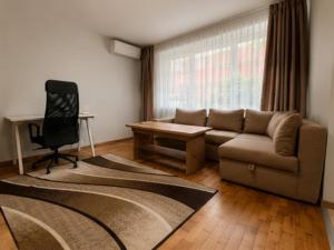 Elegant 2BR Apartment • Sea Garden & City Center