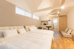 Direct Airport & Namba USJ Access Private Stay