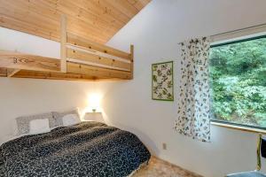 Rustic Mt. Baker Chalet | Hot Tub, Pet Friendly & Sleeps 6