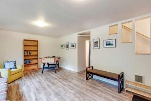 Rustic Mt. Baker Chalet | Hot Tub, Pet Friendly & Sleeps 6