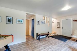 Rustic Mt. Baker Chalet | Hot Tub, Pet Friendly & Sleeps 6