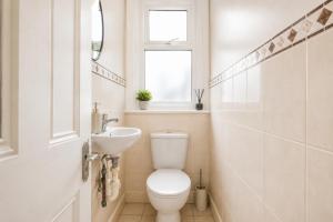 Ealing Shared Home by Hububb