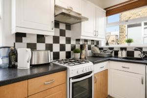 Ealing Shared Home by Hububb