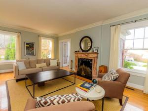 Luxury Retreat for Families | Pet Friendly | Sleeps 10 | 5BR