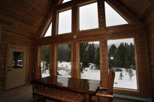 Secluded Breckenridge Log Cabin | Creekside, Fireplace & Sleeps 8