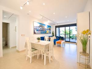 Exquisito by Edeal HOMES