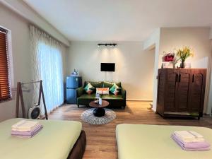 Grand Two Bed Corner Studio Bitexco View - Nguyen Hue Walking Street