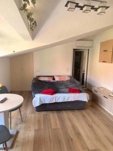 Magic Apartment