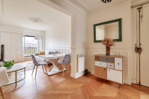 Parisian 2BR flat 100m to Notre Dame & Pantheon