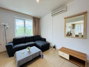 SUNNY HOUSE 201 One Bedroom Apartment