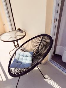 Mirianos - New City Apartment