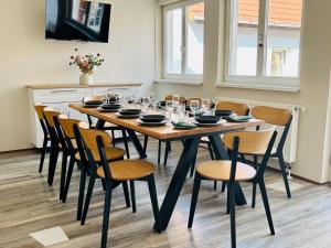 AyCatcherHomes - Mira I Old Town I 3BR Loft I 9 Guests