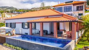 Casa da Pinheira II - By Wehost