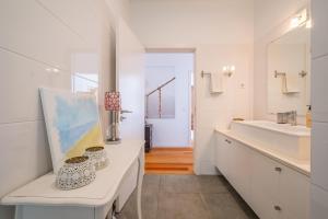Casa da Pinheira II - By Wehost