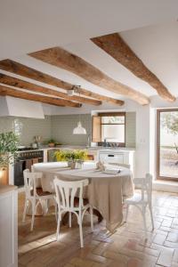 CASA MALTESA 19thC Boutique Countryside House by vineyards, 40min Barcelona & 25 min Sitges