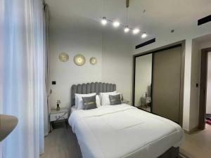 High Floor, 2BR in JVC, Binghatti Crest with City Views