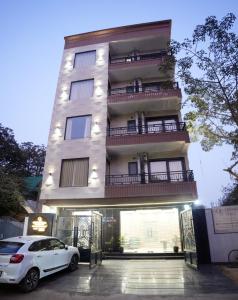 QuickIn Stayz Near Paras Hospital Golf Course Rd Sector 43 Gurgaon