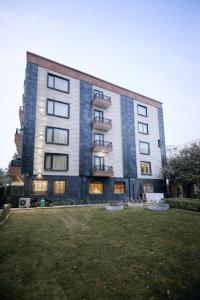 QuickIn Stayz Near Paras Hospital Golf Course Rd Sector 43 Gurgaon