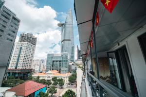 Grand Two Bed Corner Studio Bitexco View - Nguyen Hue Walking Street
