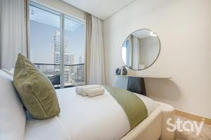 Skyline-View 2BR Linked to Dubai Mall Downtown