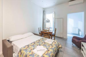 Casa dei Fiori, Bologna by Short Holidays