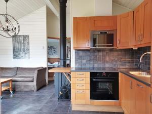 Cozy Cabin with Fireplace