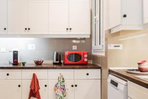 Sunny Holiday Apartment with Sea View - Steps to Edem Beach