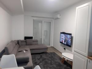 Tami Apartments