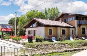 Spacious and Modern House in Cardeñuela Riopico