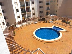 Renovated APT, Beach 1 min, WiFi, AC