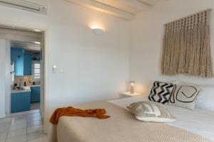 Walk to Naousa - 1BR Sea View - Pepperleaf