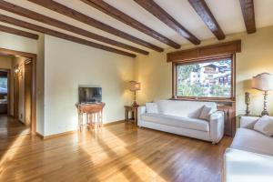 Cantore, Cortina by Short Holidays