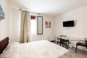 Goito 4, Bologna by Short Holidays