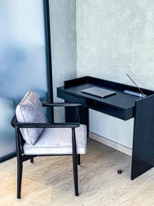Superior Luxury Loft with Working Desk, Instagramable Pool