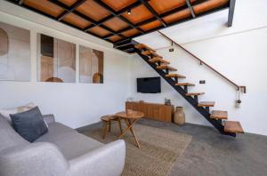 Dela Villa