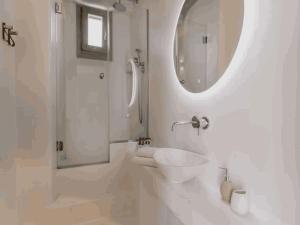 Charming Holiday Home Near Traditional Taverns, G49